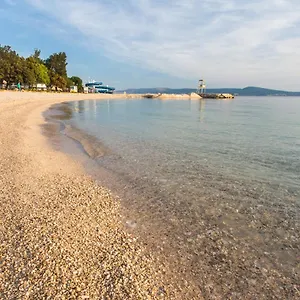 https://apartments-adriatic-3.primorje-gorskikotar.com